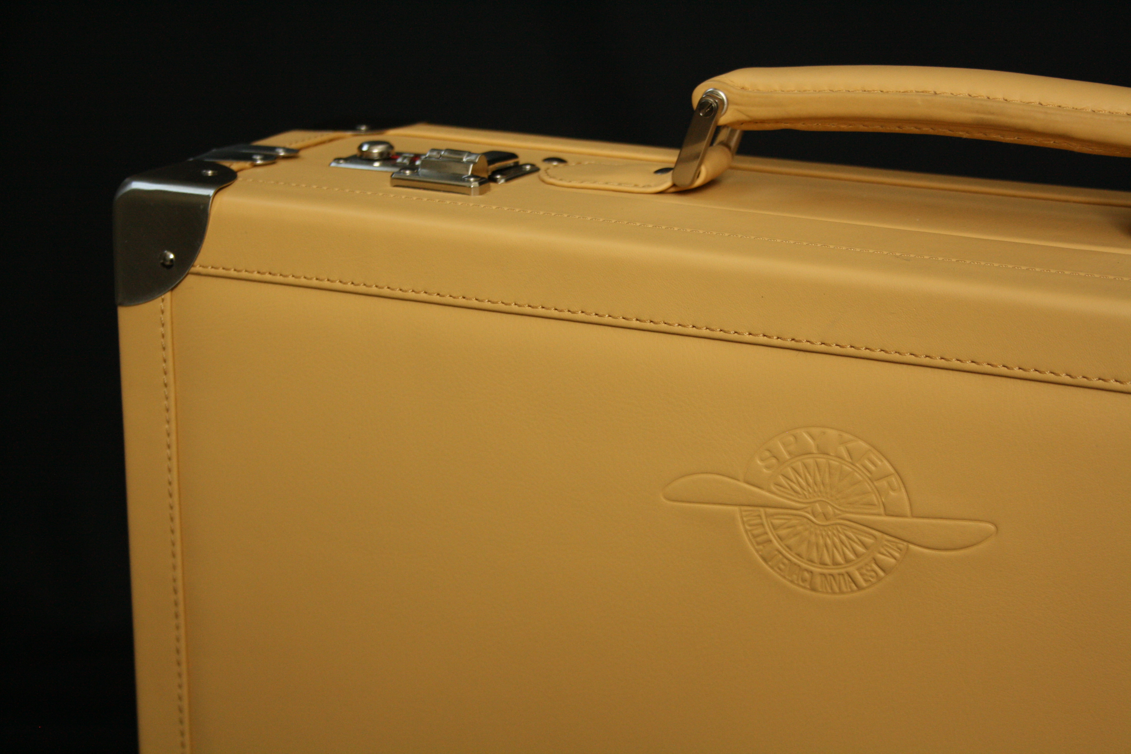 Spyker fitted luggage