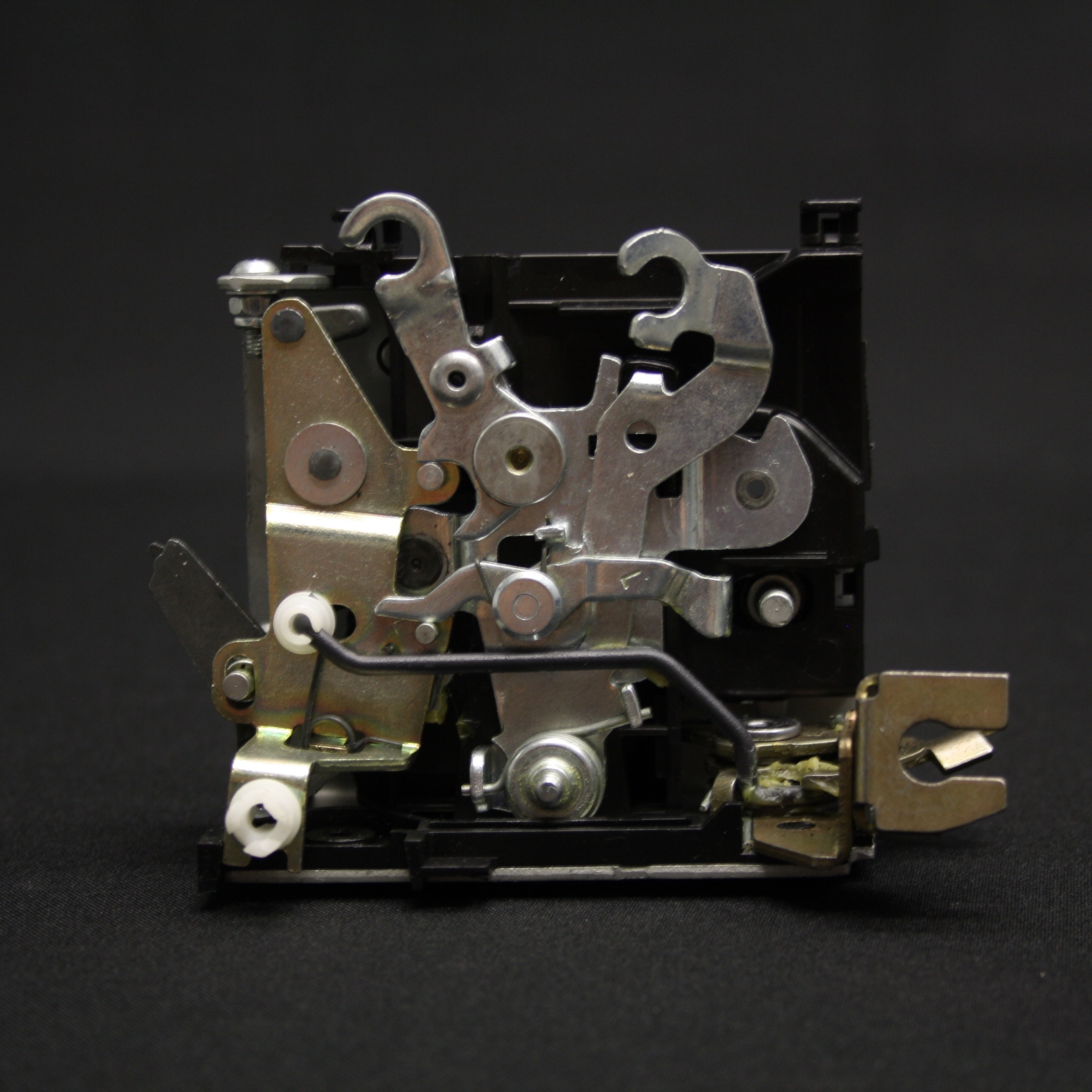 Door</br>lock left and right